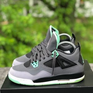 Jordan 4 “green glow”
